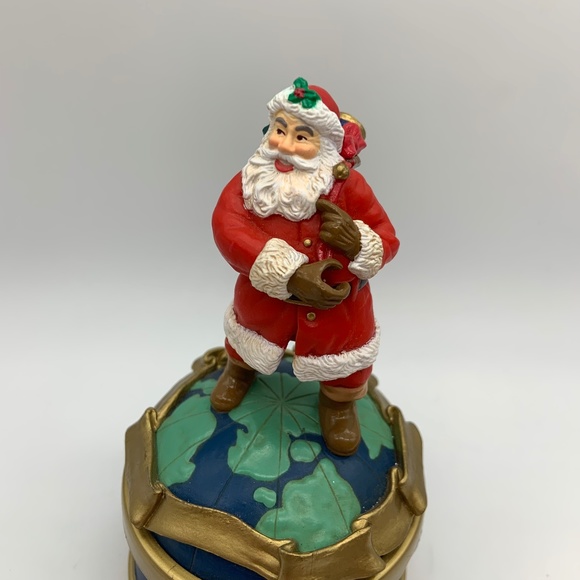 Vintage Coca-Cola Santa Claus Delivering Presents Christmas Spinning Music Box - Picture 11 of 13
